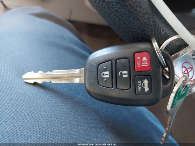 45950084 :رقم المزاد ، 4T1BF1FK6GU254414 vin ، 2016 Toyota Camry Le مزاد بيع