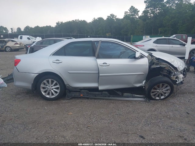 45950127 :رقم المزاد ، 4T1BF1FK1EU806494 vin ، 2014 Toyota Camry Xle مزاد بيع
