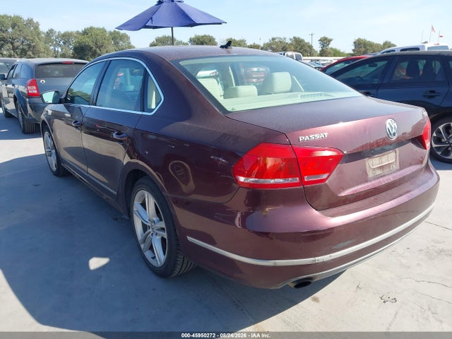 2014 Volkswagen Passat 1.8t Sel Premium მანქანა იყიდება აუქციონზე, vin: 1VWCS7A30EC080847, აუქციონის ნომერი: 45950272