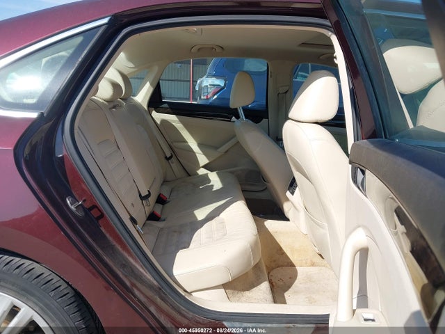 2014 Volkswagen Passat 1.8t Sel Premium მანქანა იყიდება აუქციონზე, vin: 1VWCS7A30EC080847, აუქციონის ნომერი: 45950272