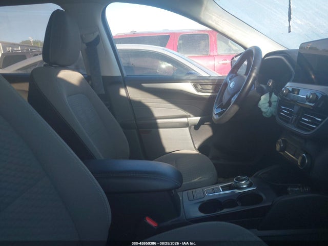 45950386 :رقم المزاد ، 1FMCU0G69NUB97547 vin ، 2022 Ford Escape Se مزاد بيع
