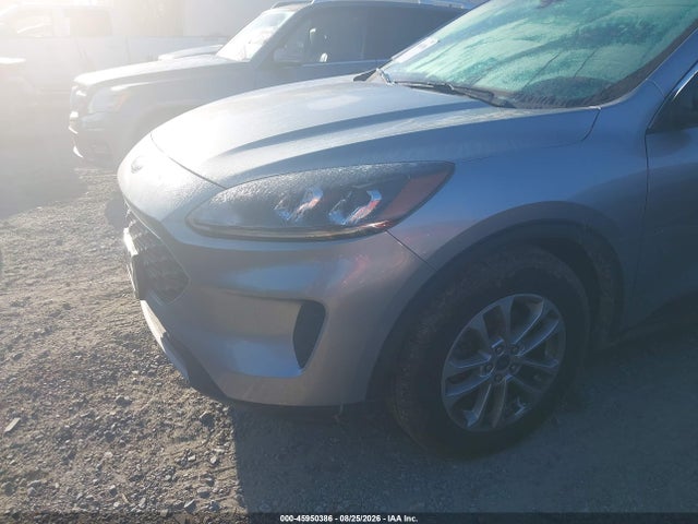 45950386 :رقم المزاد ، 1FMCU0G69NUB97547 vin ، 2022 Ford Escape Se مزاد بيع