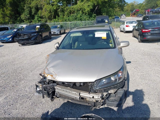 45950433 :رقم المزاد ، 1HGCR2F8XFA210623 vin ، 2015 Honda Accord Ex-l مزاد بيع