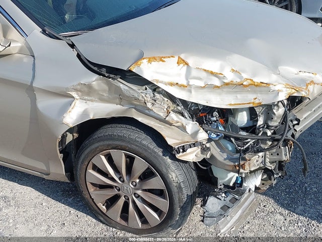 45950433 :رقم المزاد ، 1HGCR2F8XFA210623 vin ، 2015 Honda Accord Ex-l مزاد بيع