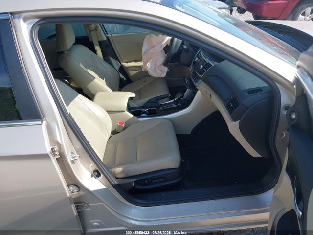 45950433 :رقم المزاد ، 1HGCR2F8XFA210623 vin ، 2015 Honda Accord Ex-l مزاد بيع