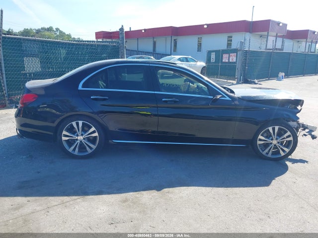 2016 Mercedes-benz C 300 მანქანა იყიდება აუქციონზე, vin: WDDWF4JB8GR141006, აუქციონის ნომერი: 45950463