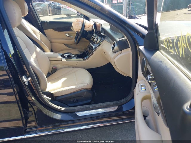 2016 Mercedes-benz C 300 მანქანა იყიდება აუქციონზე, vin: WDDWF4JB8GR141006, აუქციონის ნომერი: 45950463
