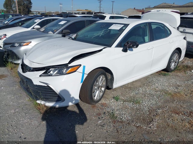 Toyota CAMRY LE 2024 4T1C11AK4RU224583 Image 2