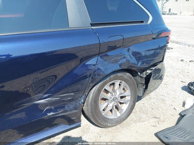 45950526 :رقم المزاد ، 5TDKSKFC7PS083837 vin ، 2023 Toyota Sienna Le مزاد بيع