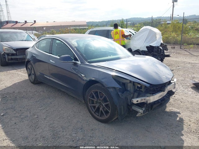 45950585 :رقم المزاد ، 5YJ3E1EB7JF129080 vin ، 2018 Tesla Model 3 Long Range/performance مزاد بيع