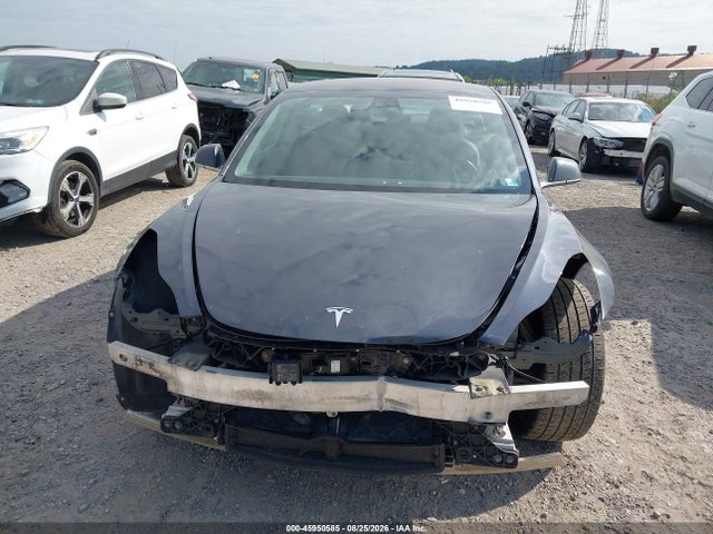45950585 :رقم المزاد ، 5YJ3E1EB7JF129080 vin ، 2018 Tesla Model 3 Long Range/performance مزاد بيع
