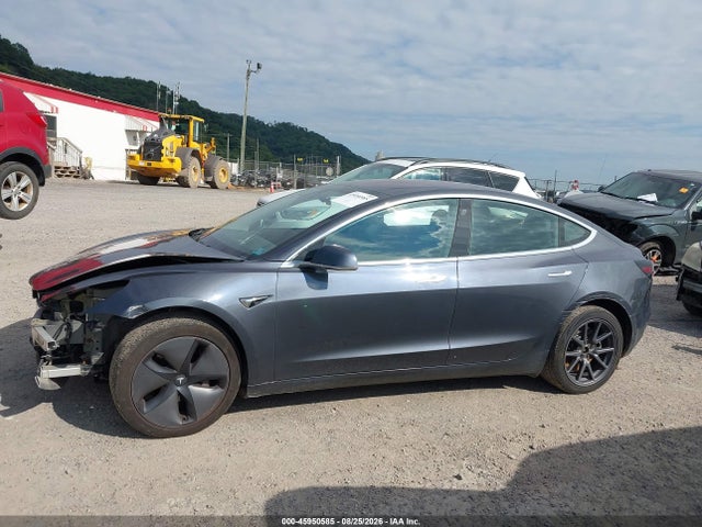 45950585 :رقم المزاد ، 5YJ3E1EB7JF129080 vin ، 2018 Tesla Model 3 Long Range/performance مزاد بيع