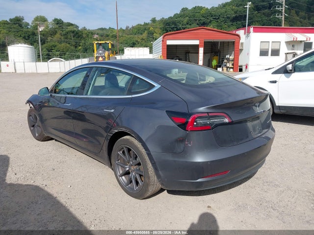 45950585 :رقم المزاد ، 5YJ3E1EB7JF129080 vin ، 2018 Tesla Model 3 Long Range/performance مزاد بيع