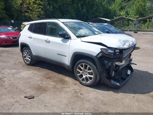 45950611 :رقم المزاد ، 3C4NJDFB4NT172464 vin ، 2022 Jeep Compass Latitude Lux 4x4 مزاد بيع