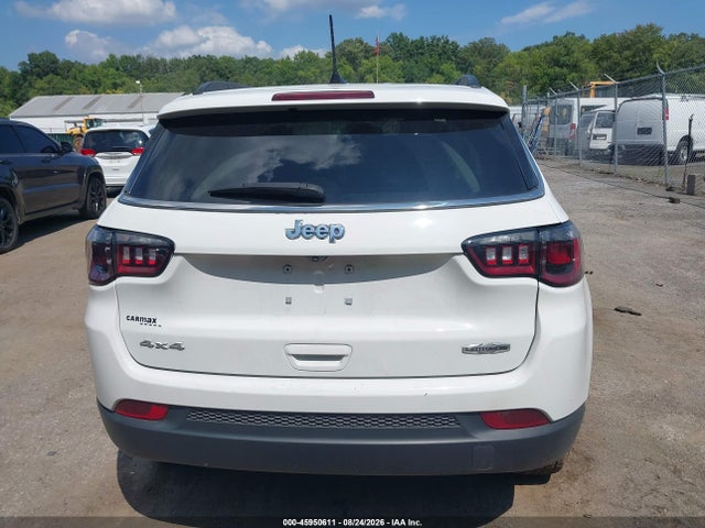 45950611 :رقم المزاد ، 3C4NJDFB4NT172464 vin ، 2022 Jeep Compass Latitude Lux 4x4 مزاد بيع