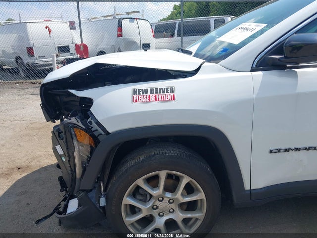 45950611 :رقم المزاد ، 3C4NJDFB4NT172464 vin ، 2022 Jeep Compass Latitude Lux 4x4 مزاد بيع