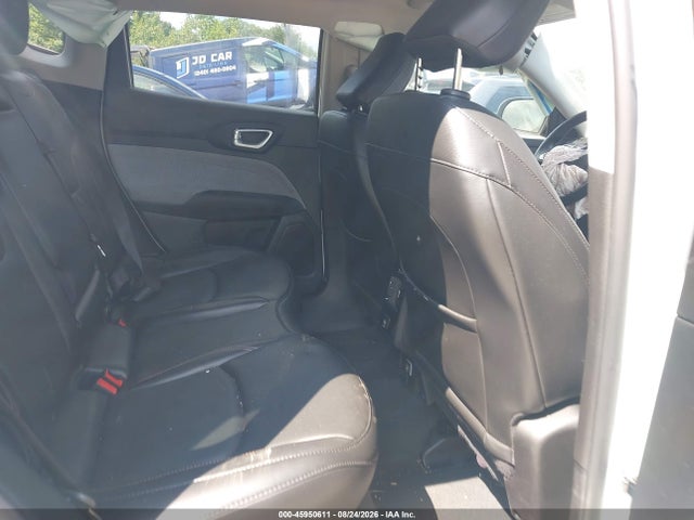 45950611 :رقم المزاد ، 3C4NJDFB4NT172464 vin ، 2022 Jeep Compass Latitude Lux 4x4 مزاد بيع