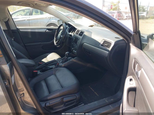 2015 Volkswagen Jetta 1.8t Se მანქანა იყიდება აუქციონზე, vin: 3VWD07AJ5FM214325, აუქციონის ნომერი: 45950613
