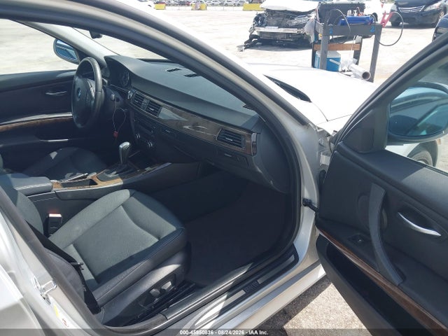 Продажа на аукционе авто 2009 Bmw 328i, vin: WBAPH77529NM31132, номер лота: 45950836