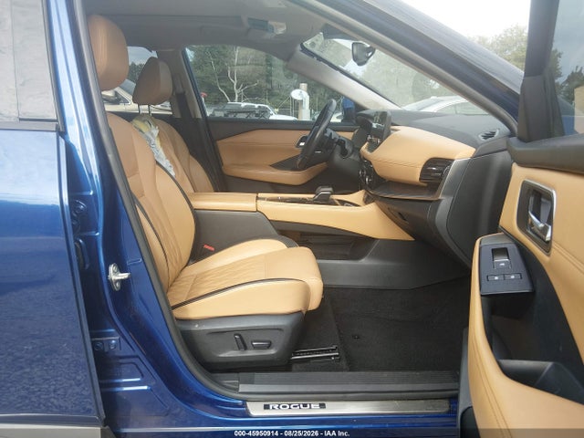 Продаж на аукціоні авто 2021 Nissan Rogue Platinum Fwd, vin: JN8AT3DC7MW102923, номер лоту: 45950914