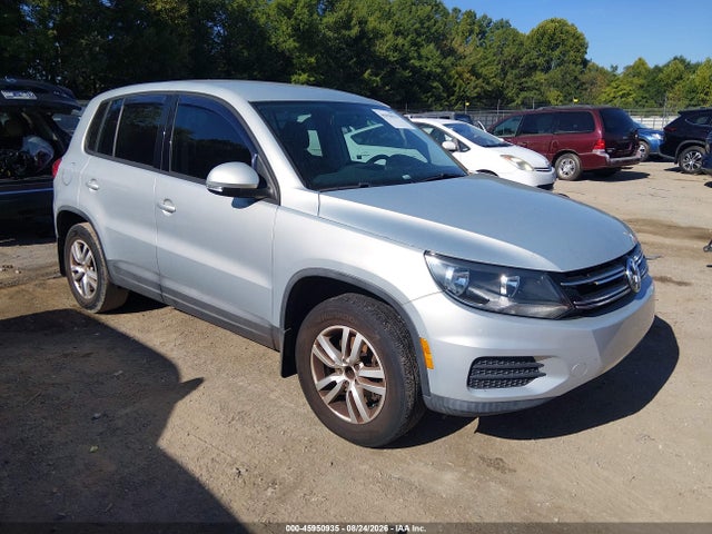 2013 Volkswagen Tiguan S მანქანა იყიდება აუქციონზე, vin: WVGAV3AX7DW562740, აუქციონის ნომერი: 45950935