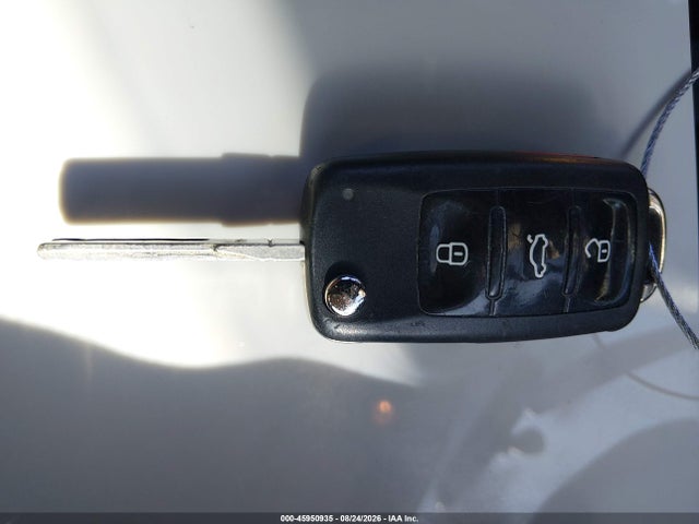 2013 Volkswagen Tiguan S მანქანა იყიდება აუქციონზე, vin: WVGAV3AX7DW562740, აუქციონის ნომერი: 45950935