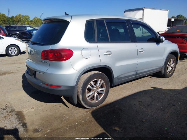 2013 Volkswagen Tiguan S მანქანა იყიდება აუქციონზე, vin: WVGAV3AX7DW562740, აუქციონის ნომერი: 45950935