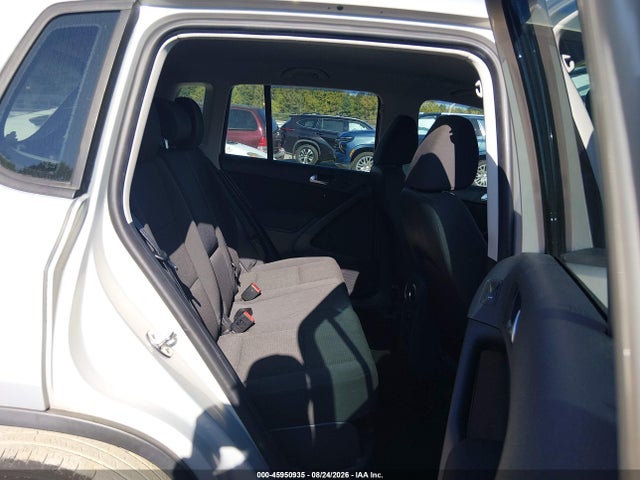 2013 Volkswagen Tiguan S მანქანა იყიდება აუქციონზე, vin: WVGAV3AX7DW562740, აუქციონის ნომერი: 45950935
