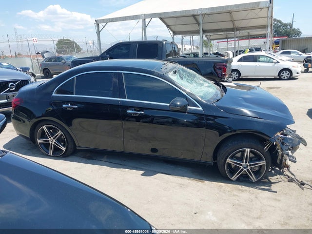 W1K3G4EB8NJ336979 Mercedes-Benz A 220