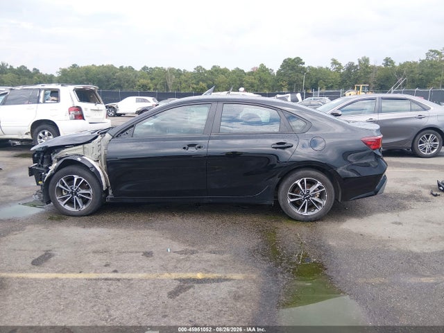 2024 Kia Forte Lxs მანქანა იყიდება აუქციონზე, vin: 3KPF24AD5RE798559, აუქციონის ნომერი: 45951052
