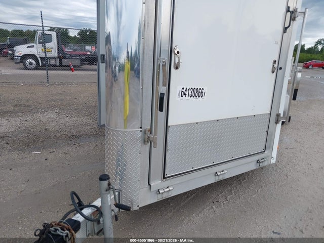 45951066 :رقم المزاد ، 1L9TM727171317871 vin ، 2007 Legend Trailmaster Enclosed Trailer مزاد بيع