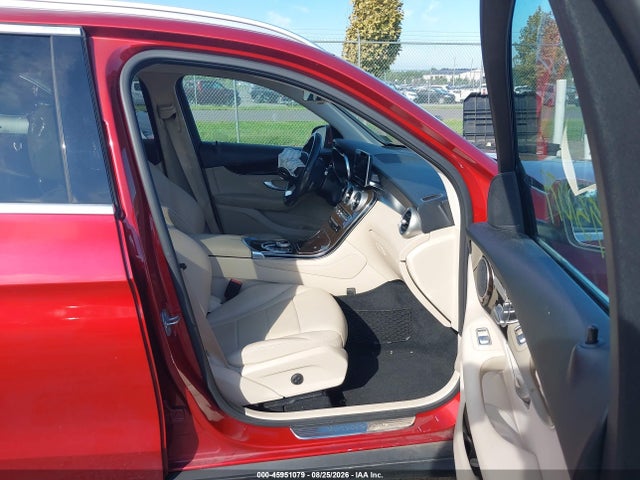 45951079 :رقم المزاد ، WDC0G4JB7KF598908 vin ، 2019 Mercedes-benz Glc 300 مزاد بيع