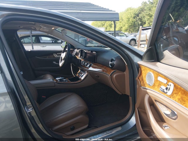 45951165 :رقم المزاد ، WDDZF4KB6KA507726 vin ، 2019 Mercedes-benz E 300 4matic مزاد بيع