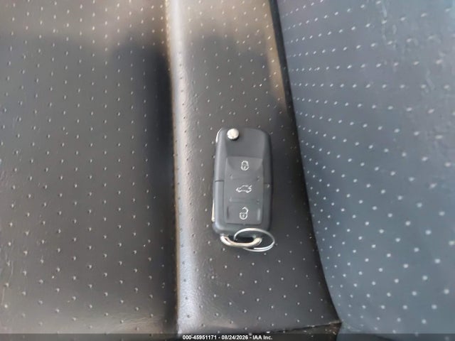 Aukcja sprzedaży 2010 Volkswagen New Beetle 2.5l, vin: 3VWRW3AG2AM027196, numer aukcji: 45951171