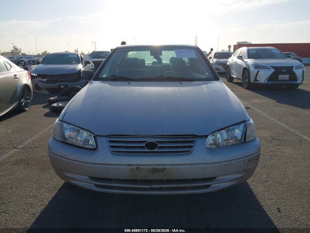 45951172 :رقم المزاد ، JT2BG22K5Y0527762 vin ، 2000 Toyota Camry Le مزاد بيع