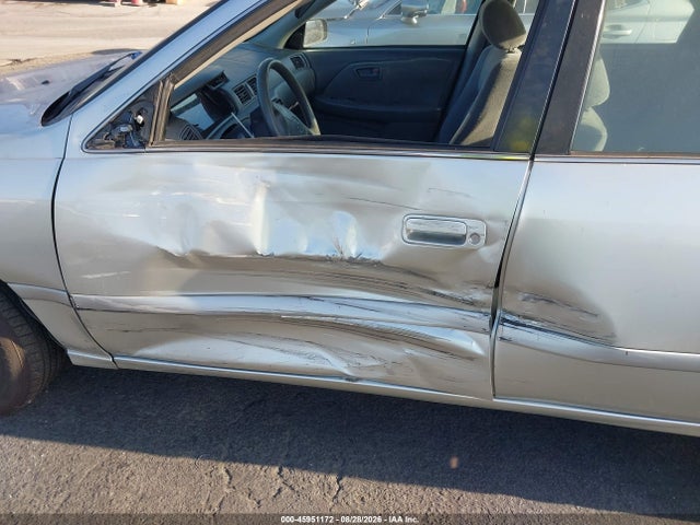 45951172 :رقم المزاد ، JT2BG22K5Y0527762 vin ، 2000 Toyota Camry Le مزاد بيع