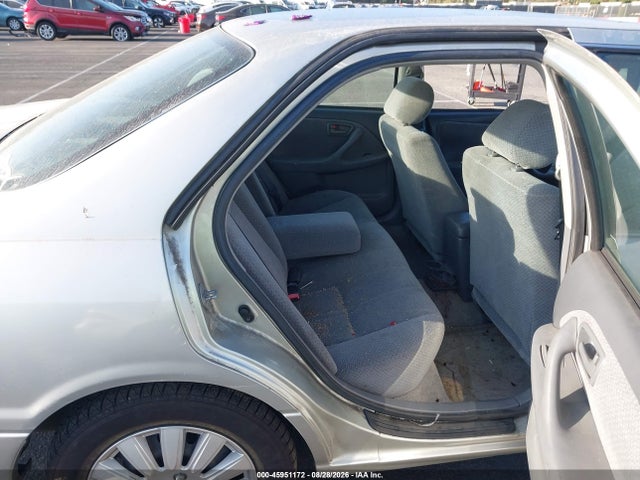 45951172 :رقم المزاد ، JT2BG22K5Y0527762 vin ، 2000 Toyota Camry Le مزاد بيع