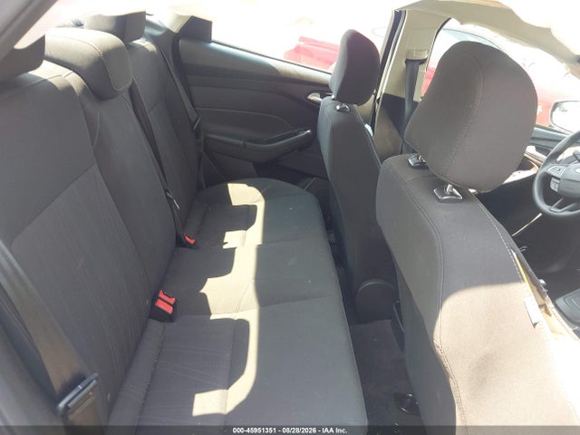 Ford FOCUS SE 2016 1FADP3F22GL385065 Image 8
