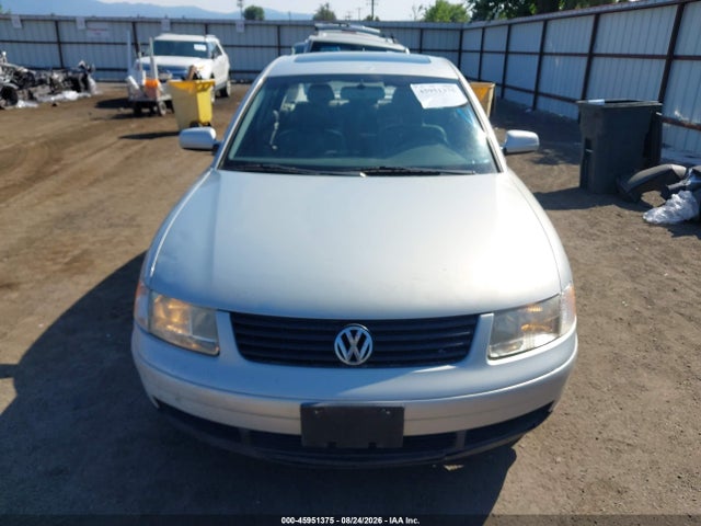 45951375 :رقم المزاد ، WVWBH63B71P013824 vin ، 2001 Volkswagen Passat Glx مزاد بيع