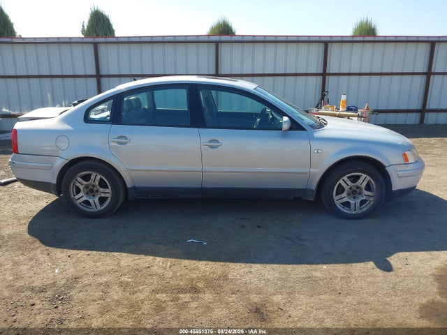 45951375 :رقم المزاد ، WVWBH63B71P013824 vin ، 2001 Volkswagen Passat Glx مزاد بيع