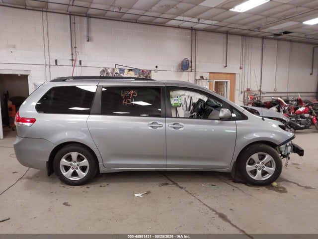 Продаж на аукціоні авто 2011 Toyota Sienna Le V6, vin: 5TDKK3DC8BS160944, номер лоту: 45951431