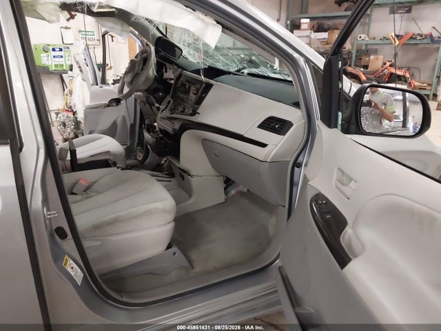 Продаж на аукціоні авто 2011 Toyota Sienna Le V6, vin: 5TDKK3DC8BS160944, номер лоту: 45951431