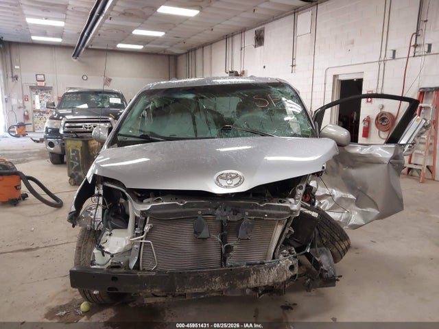 Продаж на аукціоні авто 2011 Toyota Sienna Le V6, vin: 5TDKK3DC8BS160944, номер лоту: 45951431