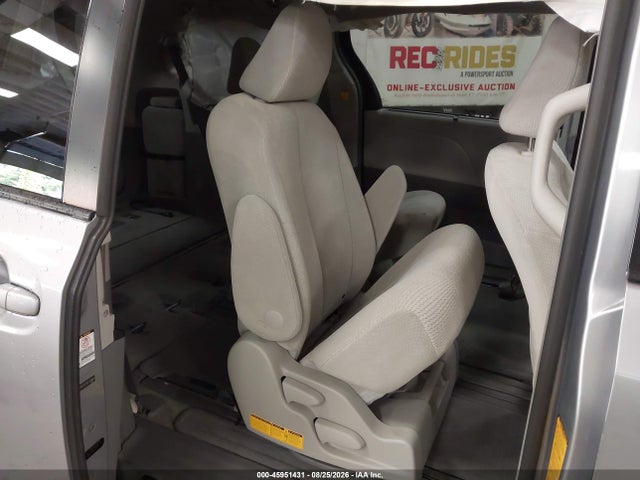 Продаж на аукціоні авто 2011 Toyota Sienna Le V6, vin: 5TDKK3DC8BS160944, номер лоту: 45951431