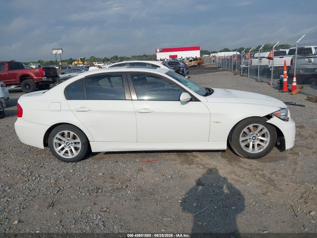 2007 Bmw 328i მანქანა იყიდება აუქციონზე, vin: WBAVA37527NL17147, აუქციონის ნომერი: 45951580