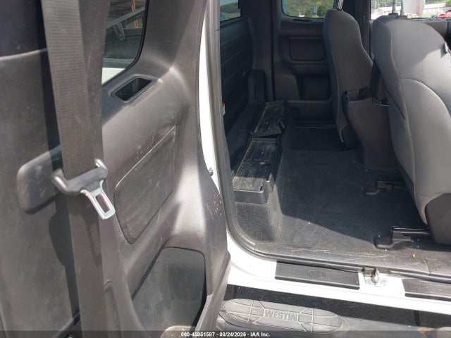 45951587 :رقم المزاد ، 5TFRX5GN0HX098869 vin ، 2017 Toyota Tacoma Sr مزاد بيع