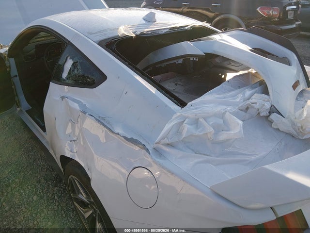 45951598 :رقم المزاد ، 1FA6P8CF3R5403206 vin ، 2024 Ford Mustang Gt Premium Fastback مزاد بيع