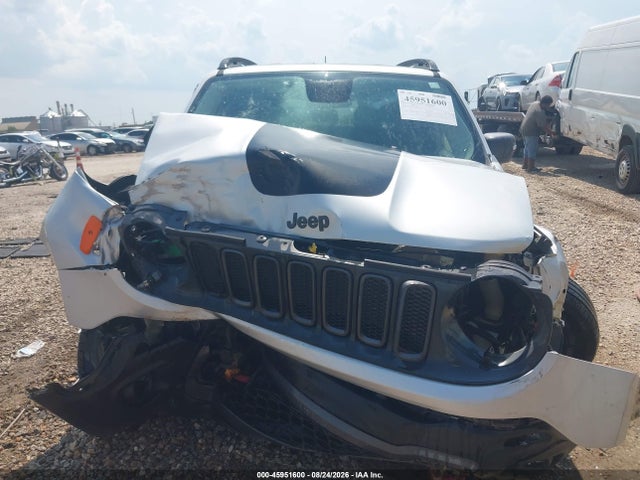 45951600 :رقم المزاد ، ZACCJBCT8GPC61568 vin ، 2016 Jeep Renegade Trailhawk مزاد بيع