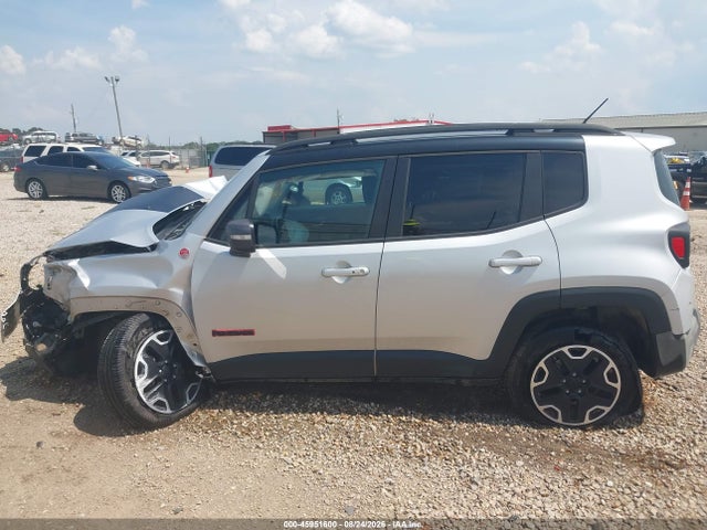 45951600 :رقم المزاد ، ZACCJBCT8GPC61568 vin ، 2016 Jeep Renegade Trailhawk مزاد بيع