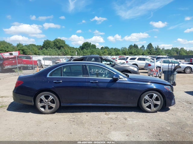 2018 Mercedes-benz E 300 4matic მანქანა იყიდება აუქციონზე, vin: WDDZF4KB7JA382850, აუქციონის ნომერი: 45951669